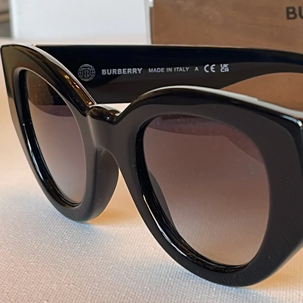 NIB BURBERRY SUNGLASSES 47-25-140 MADE IN ITALY - Picture 10 of 17